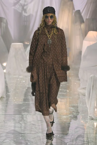 Look 63